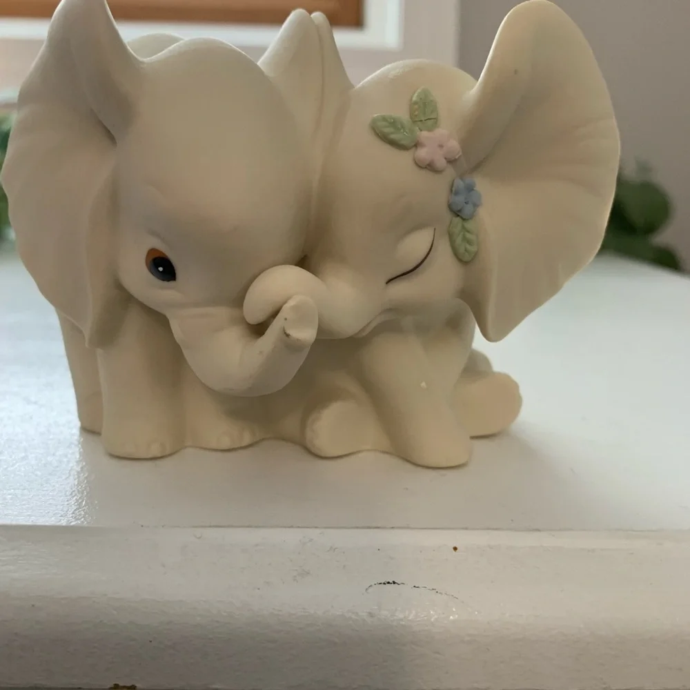 New In Box Home Interiors Elephant Pair